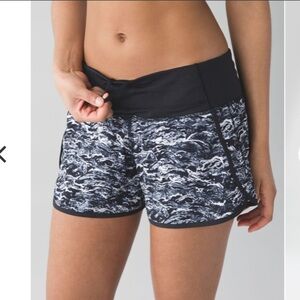 Lululemon Run Times Short
Nami Wave White Black / Black